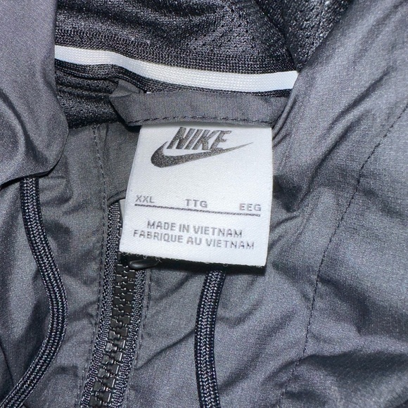 Men’s Nike windbreaker jacket - Picture 4 of 4
